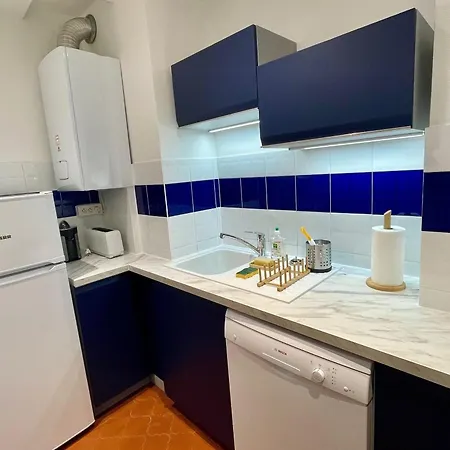 Joli 3 Pieces Renove Avec Terrasse, Vue Et Ascenseur - Fr-1-716-2 Apartment *
